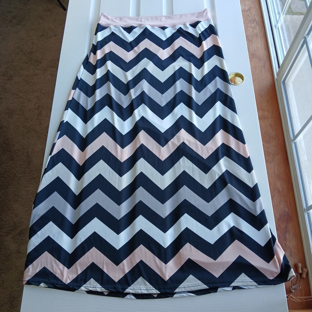 Upcycled Elastic-Free Maxi Skirt 2X / 3X plus size chevron pink grey casual - Picture 3 of 14
